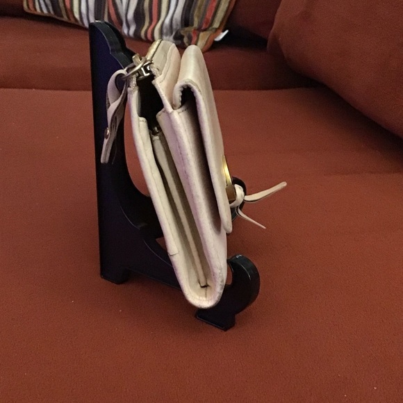 Chloe Pale Pink Leather Zip-Around Wallet - Picture 5 of 11